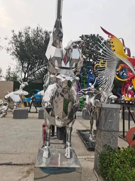 不锈钢雕塑造型